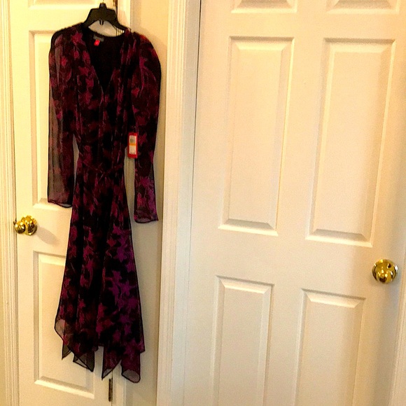 Vince Camuto wrap around crepe midi dress. Chiffon sleeves. Handkerchief hem. - Picture 1 of 2